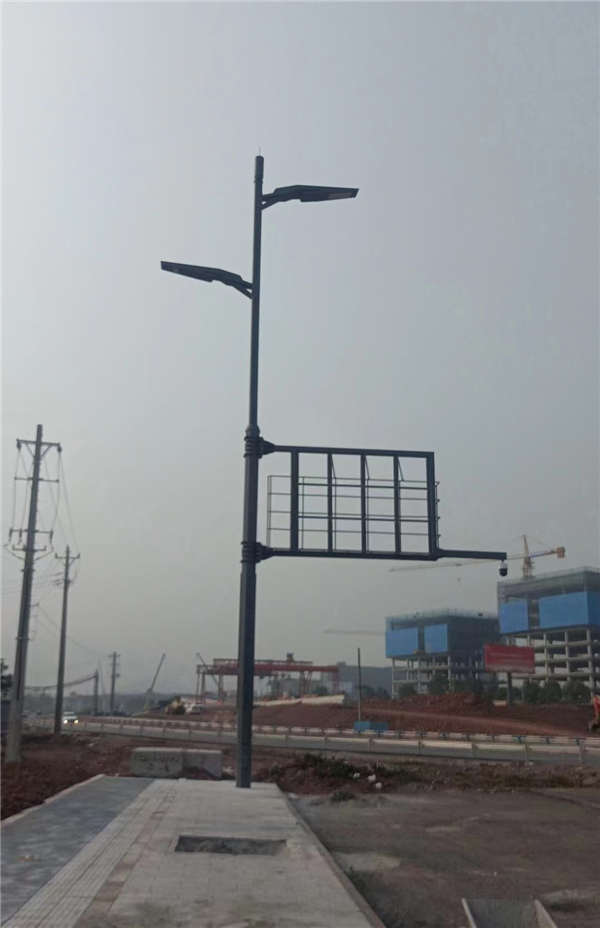 四川省眉山市东坡区二环西路以北综合杆，多杆合一，智慧路灯，由光科照明供货安装！